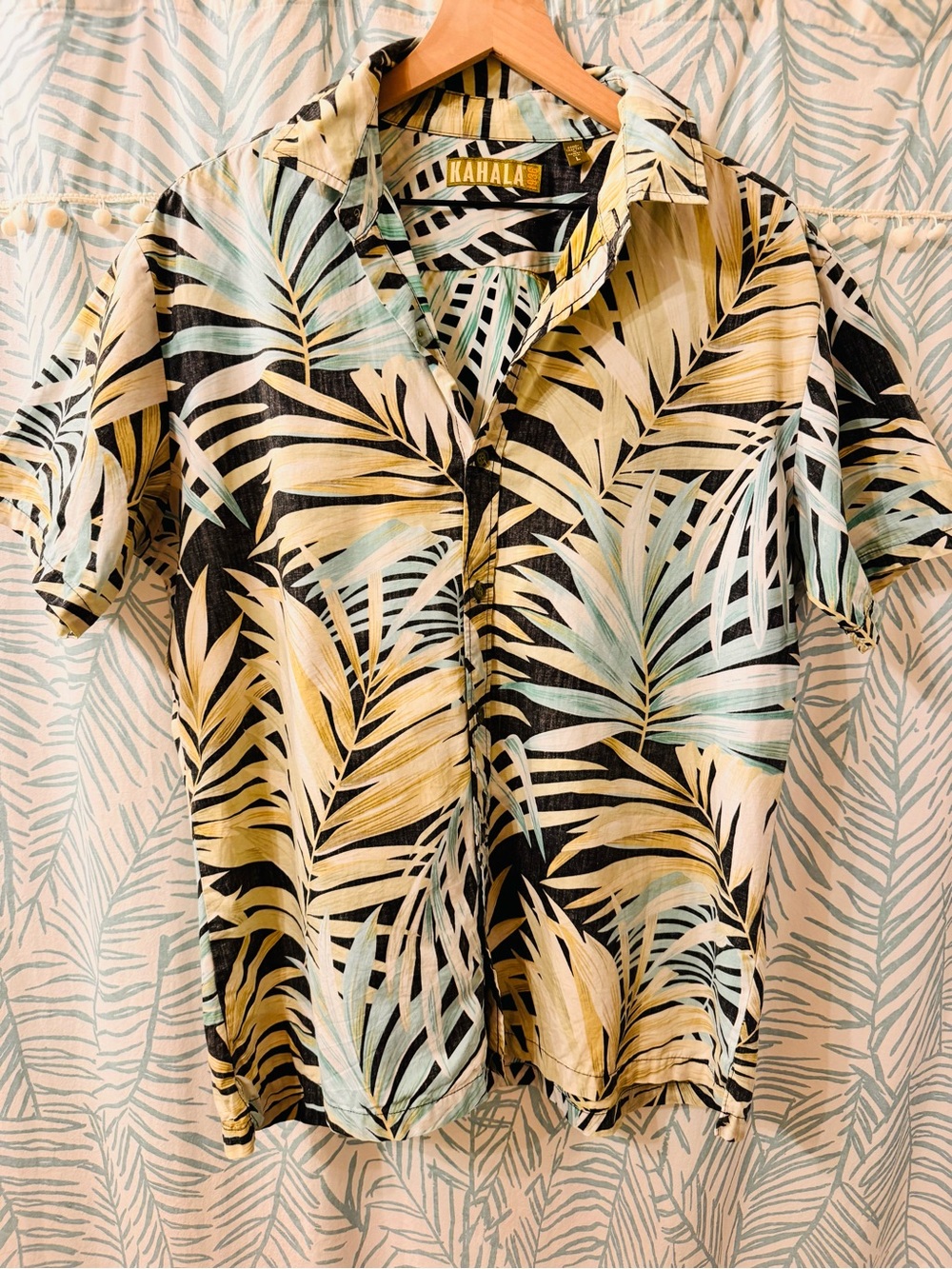 KAHALA 1936 Aloha Shirt—Black with Cool-Toned Tropical Palm Print—EUC